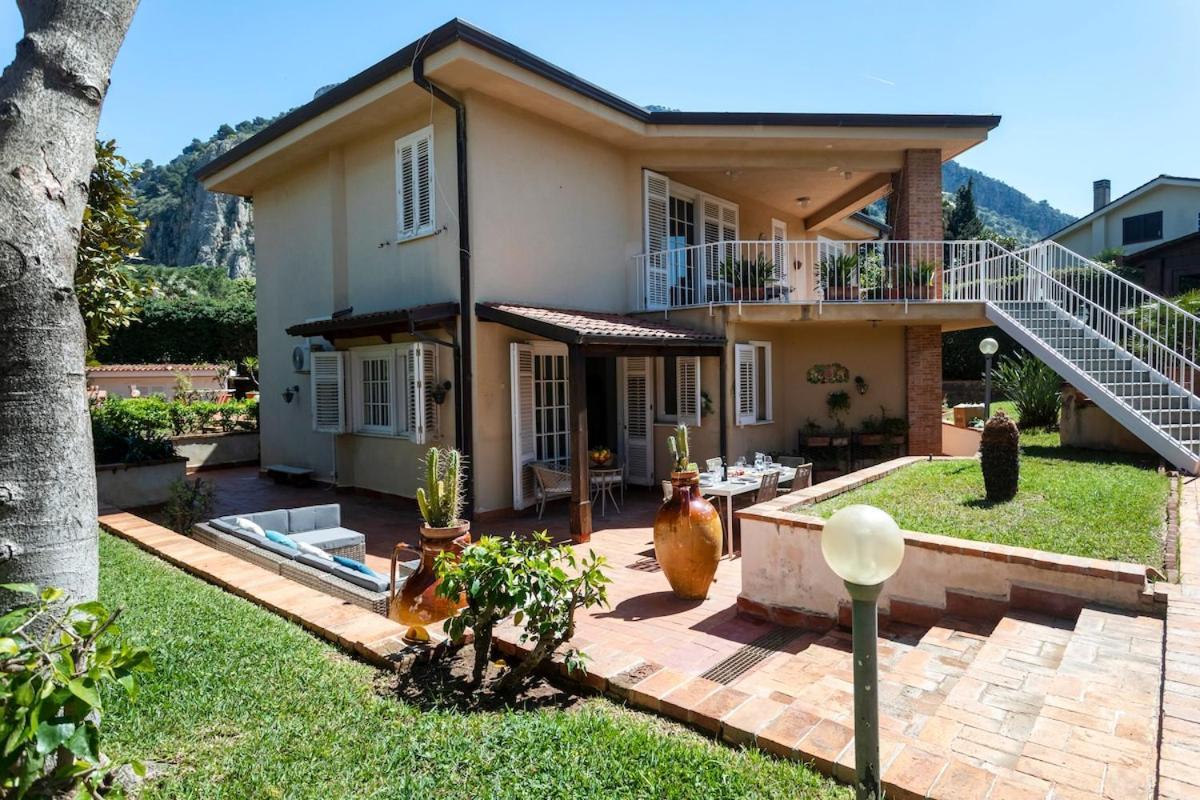 Donna Amalia Villa In Mondello Palermo Exterior photo
