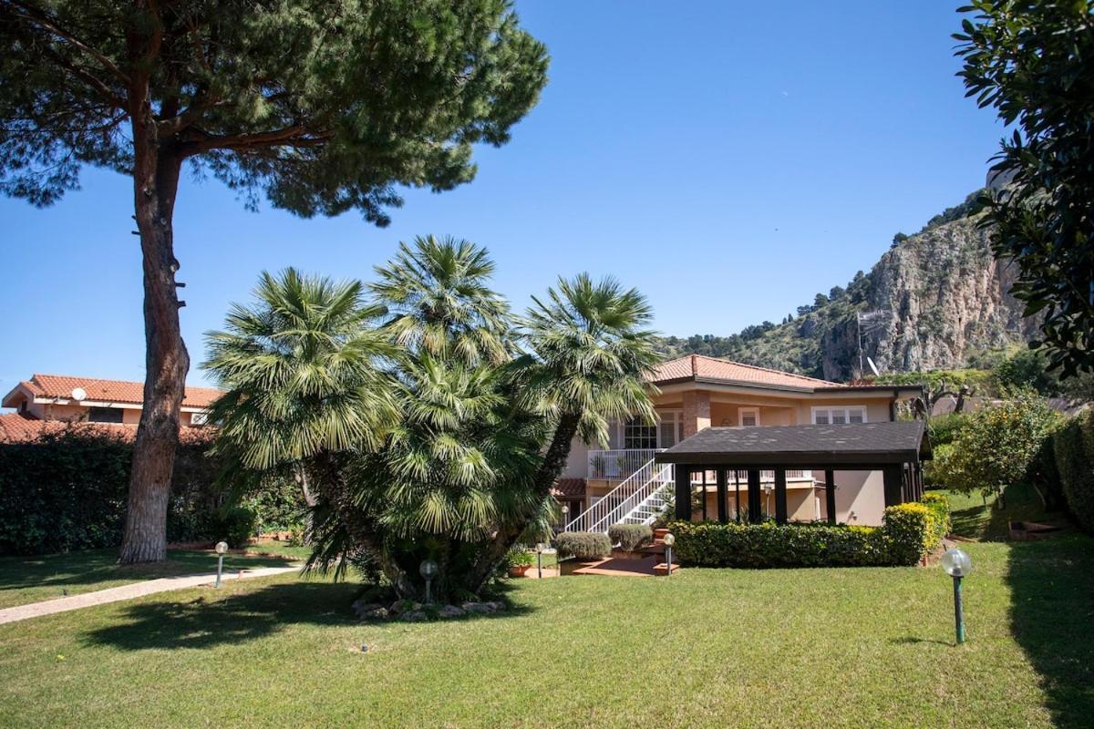 Donna Amalia Villa In Mondello Palermo Exterior photo